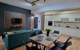 Elite Golden Apartment
